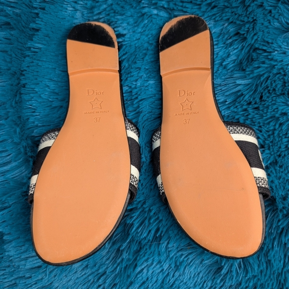 Dior Black and Cream Sandals - Picture 3 of 4